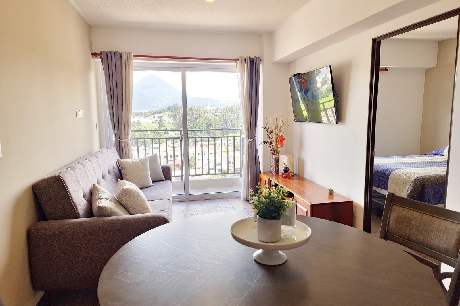 Apartamento amueblado Nivel 9 en Torre La Floresta