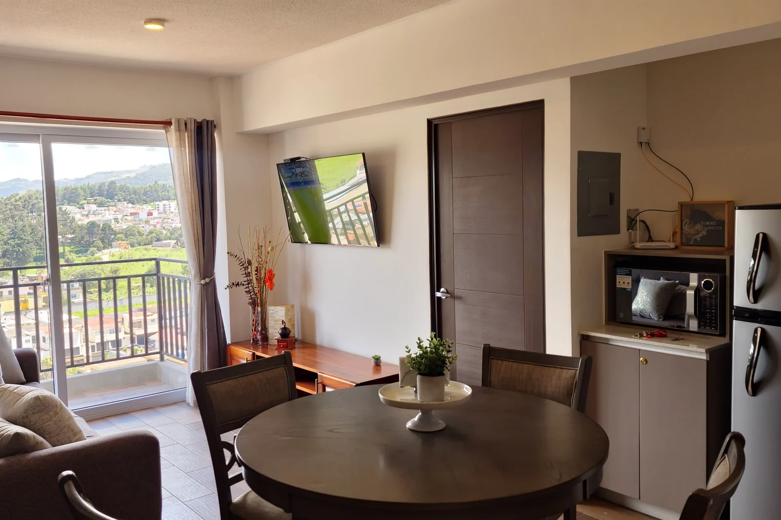 Apartamento amueblado Nivel 9 en Torre La Floresta