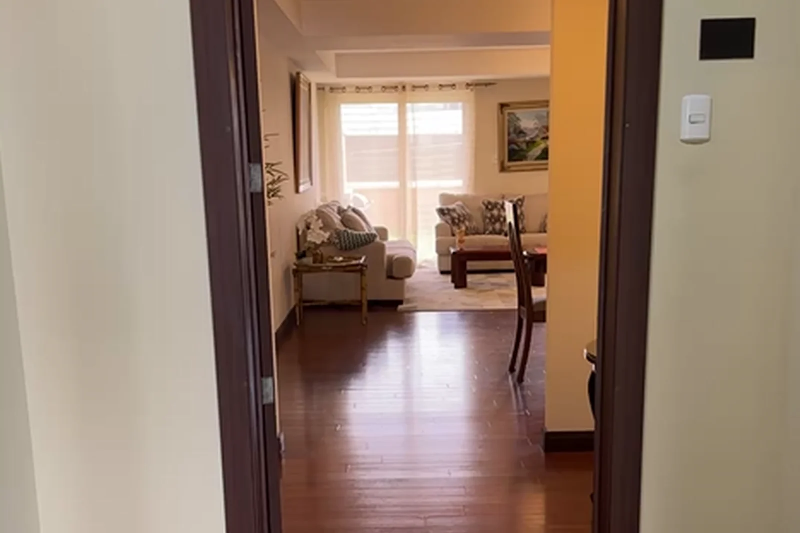 Apartamento de Lujo con Jardín Privado Cerca de Interplaza