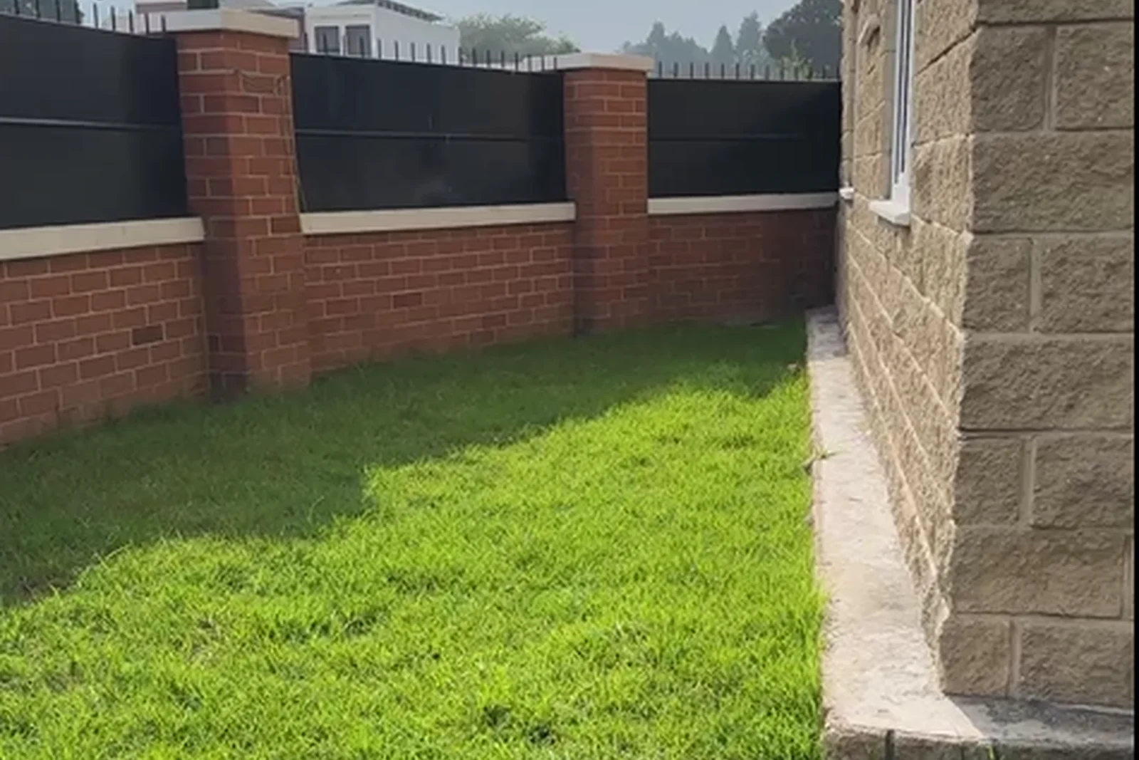 Apartamento de Lujo con Jardín Privado Cerca de Interplaza