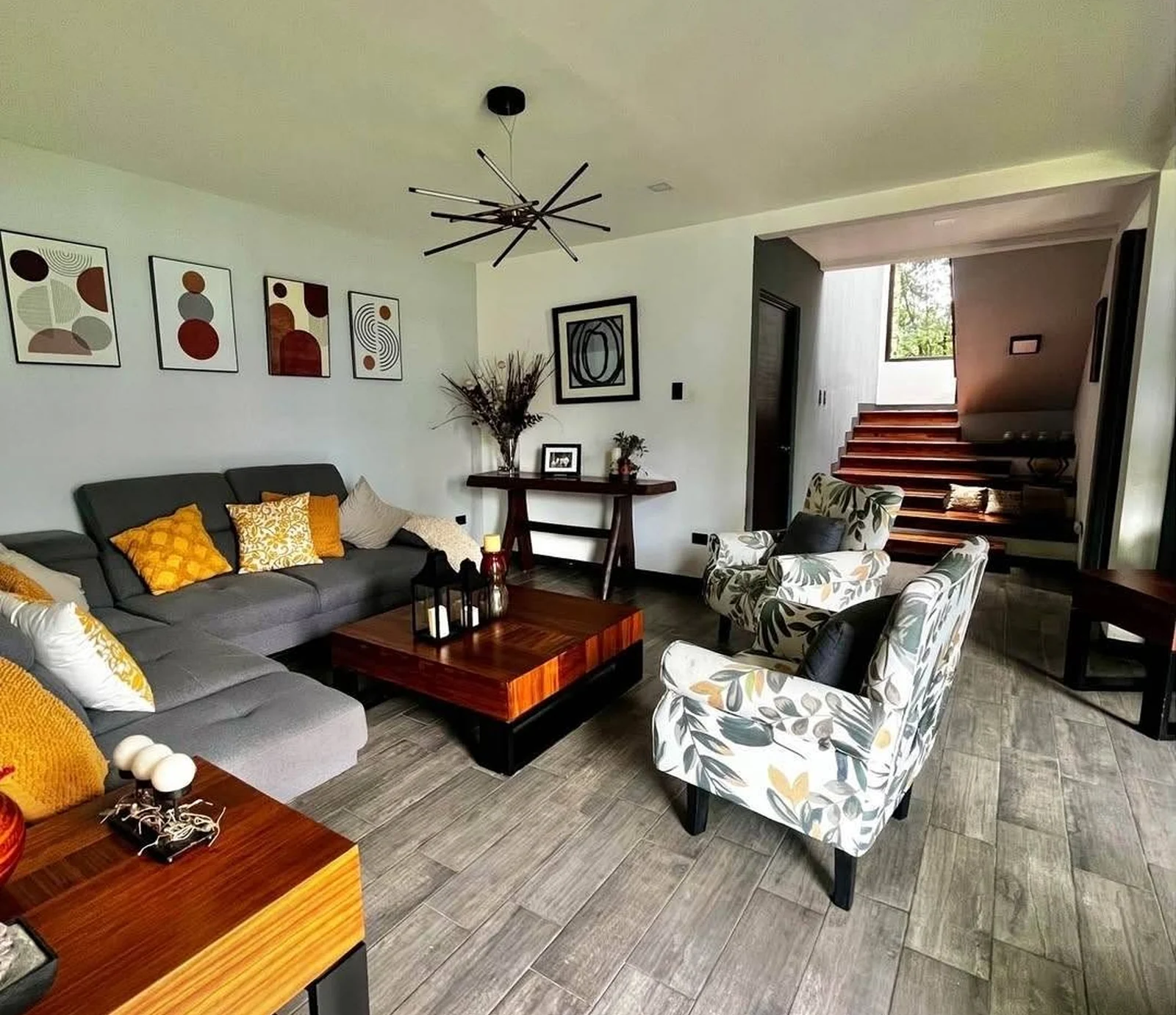 Casa de Lujo en Bosques de la Esperanza, Quetzaltenango